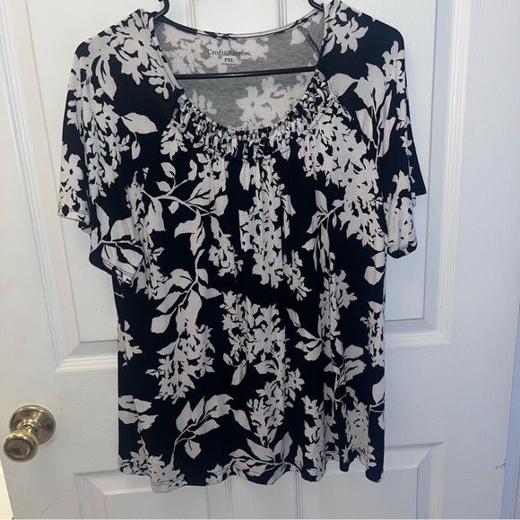 croft & barrow Tops - Croft & Barrow Women's Black and White Floral Blouse/b1008